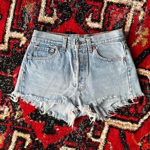 Levis 501 Cutoffs